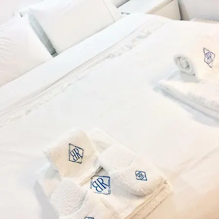 Boutique - Hidden Treasure Apartment